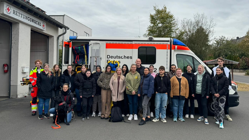 Pflegeschüler besuchen Rettungswache Meisenheim