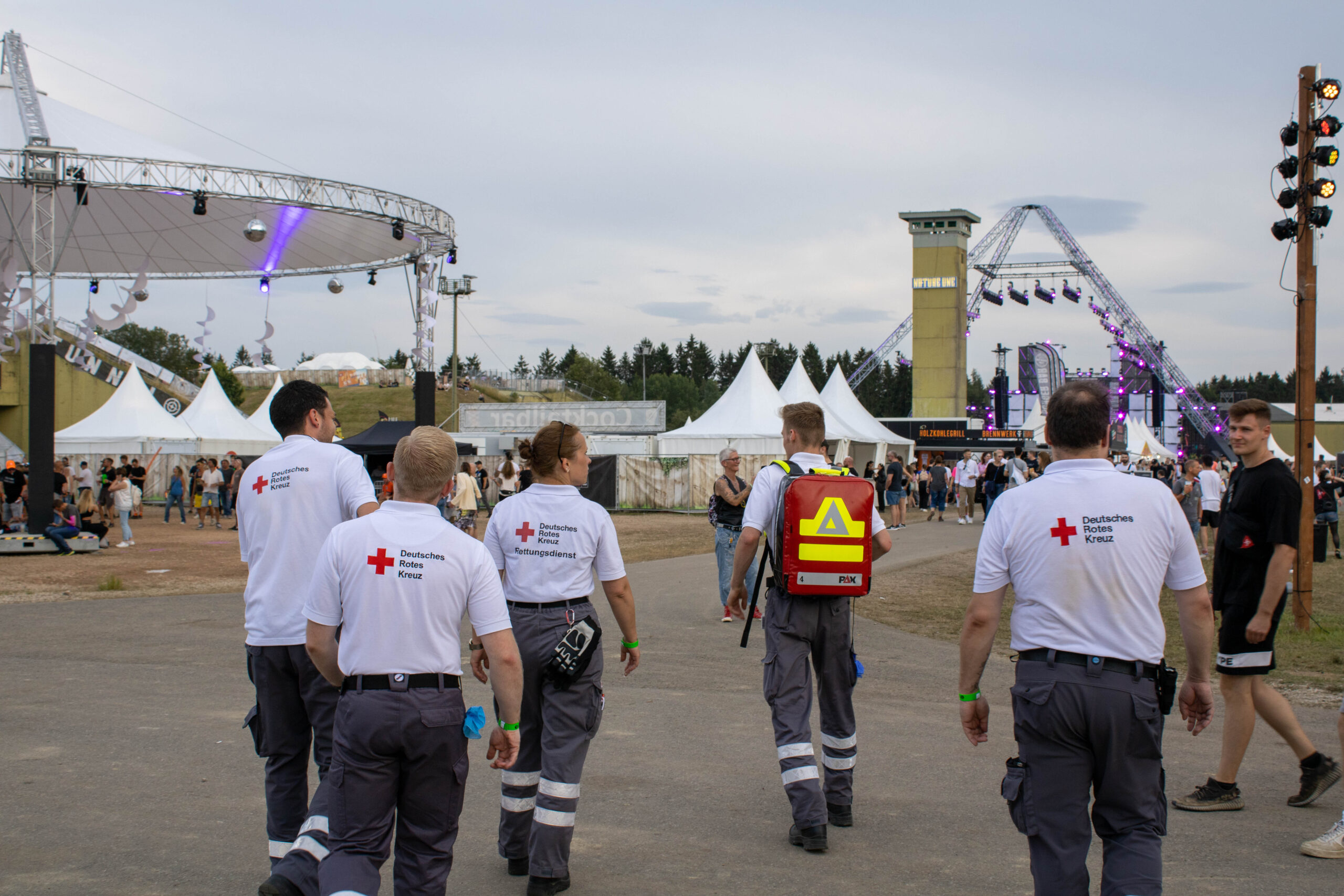 Bilanz der Nature One: 1.500 Festivalbesucher finden Hilfe beim Roten Kreuz